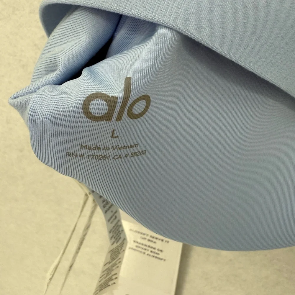 NWT Alo Yoga‎ Alosoft Serve It Up Bra Seashell Blue Large